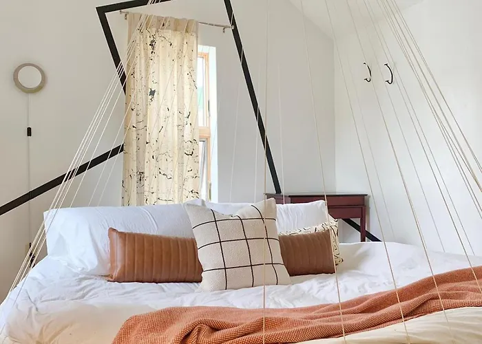 The Trail In Adams - Berkshires\' Art Hotel