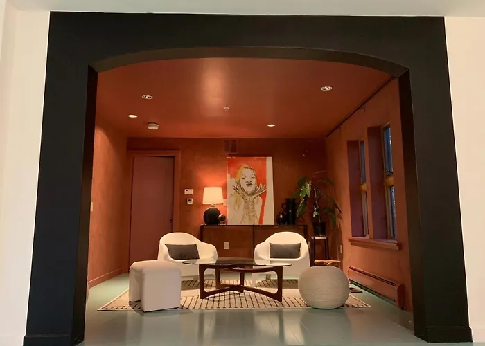The Trail In Adams - Berkshires\' Art Hotel